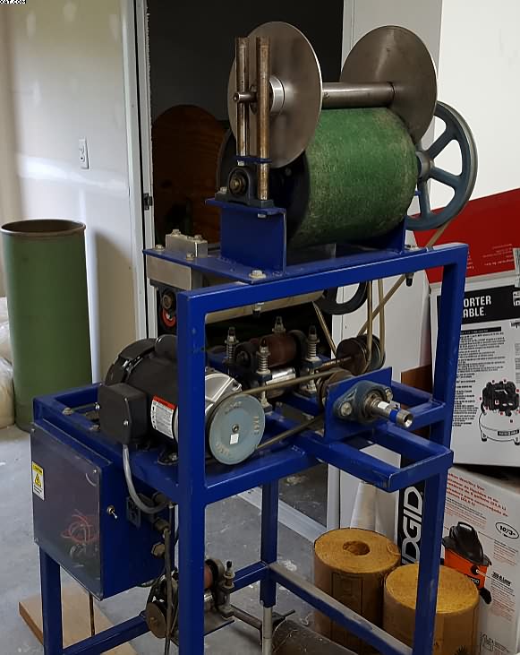 BELFAST Mini Mills Rug Yarn Maker.